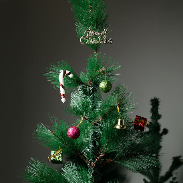 Gullak Christmas Set Of 7 Tree Decor