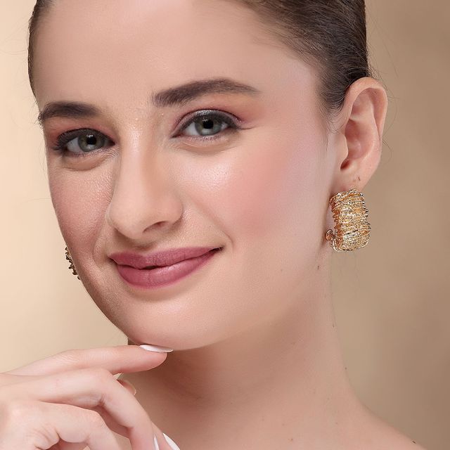 Karatcart Women's Stud Earrings Gold One Size | 33038796
