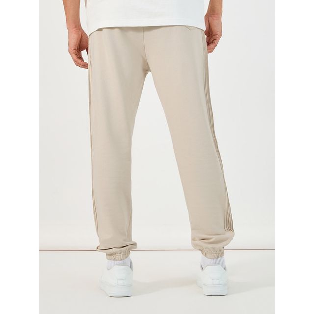 Styli Men's Jogger with Oversized Fit, Pintucks and Embroidery | Off White - L