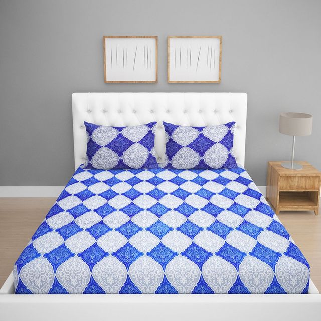 Romee Blue and White 160 TC 1 Queen Bedsheet with 2 Pillow Covers