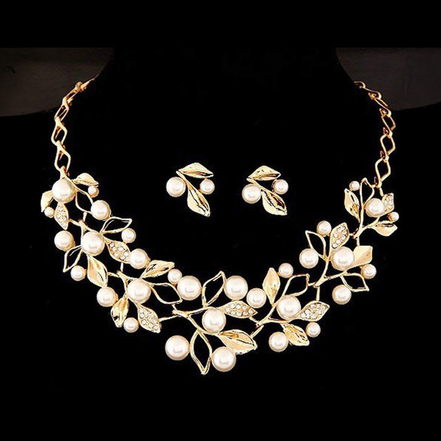 YouBella Stylish Latest Design Necklace Set Jewellery Set for Women (Golden)