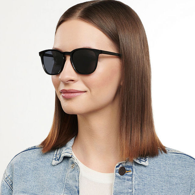 Vincent Chase By Lenskart Unisex Solid Plastic Wayfarer Sunglasses | Black - L