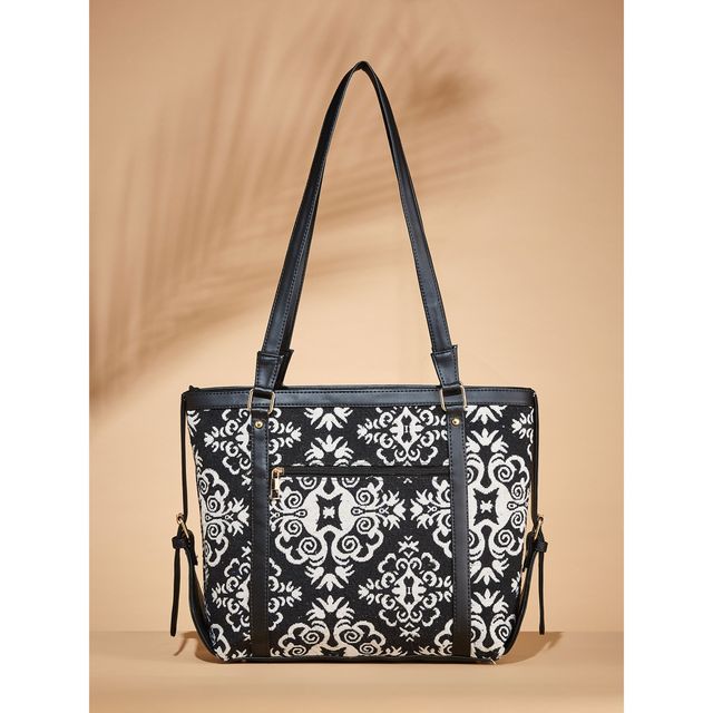 Fargo Women's Hand-held Bag | Black