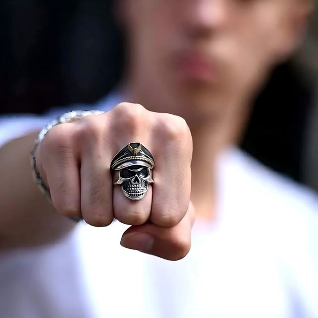 Fashion Frill Men's Pirate Captain Skull Rings Silver Adjutable