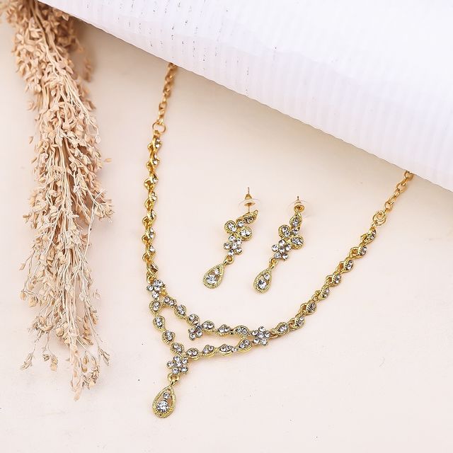 Sukkhi Stimulating Gold Plated Necklace Set for Women