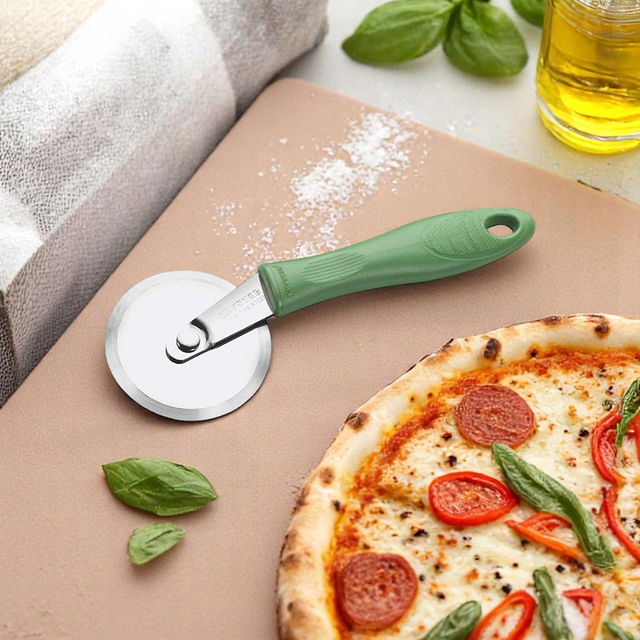 Crystal Stainless Steel Pizza Cutter, Multicolour