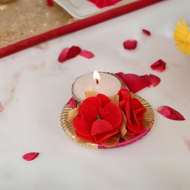 Multiribbon Floating Wax Candles – 2.5 Hour Burn Time