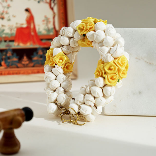 Oye Happy White Flower & Yellow Flowers Gajra( Artificial )