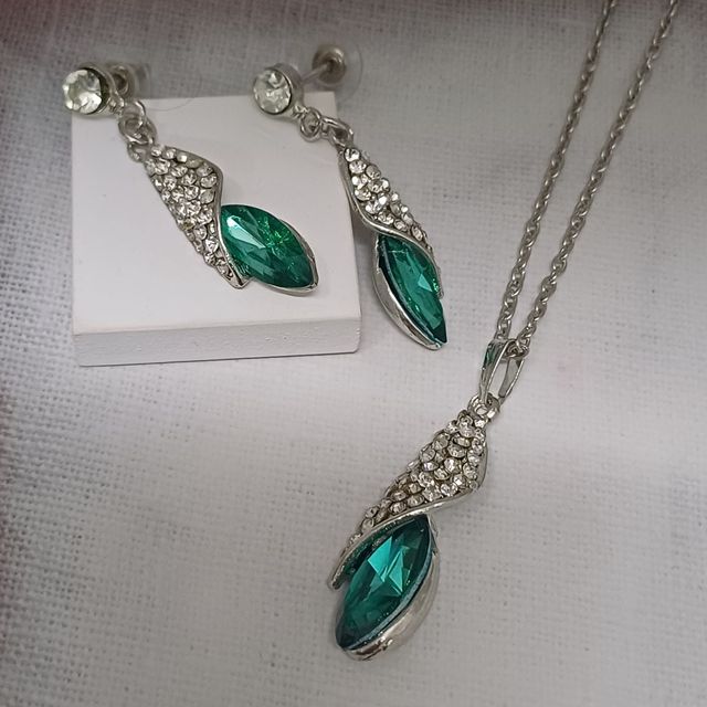 Pendant Chain + Earring - Assorted