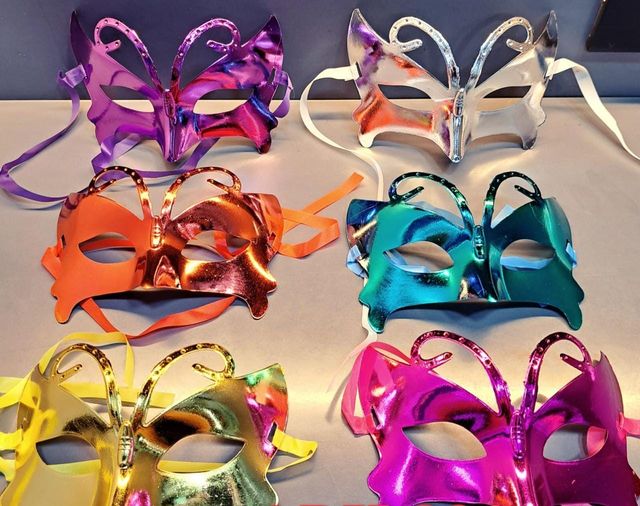 Gullak Party Glitter Mask (Colour May Vary)