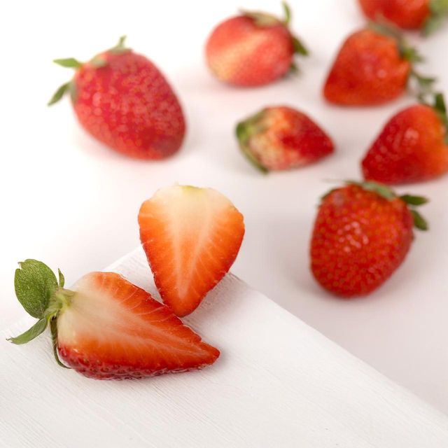 Bloom Bunch Of 3 Roses(1pc) & Strawberry Heart Shaped Box(200gms) Combo