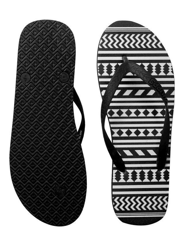 Chupps Women's Kaleen Black Flip Flops - UK4