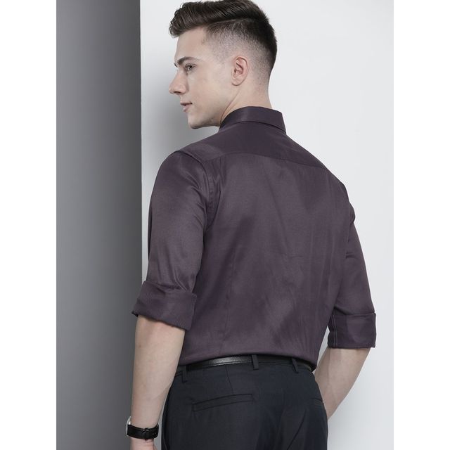 The Indian Garage Co Men's Slim Fit Solid Formal Shirt | Purple - M