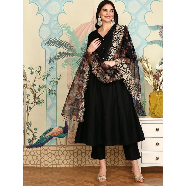 Ishin Women Kurta Set with Dupatta | INWSDS24389 | Black - M