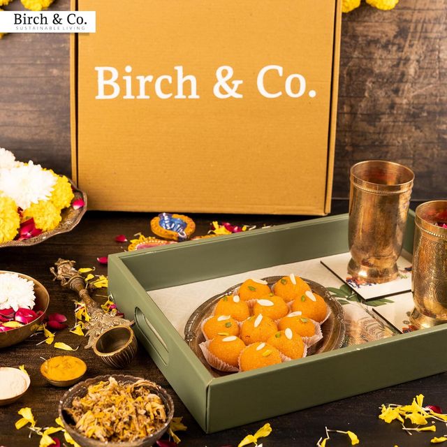 Birch & Co. Serving Tray - Royal Gaja With Four Free Matching Coasters