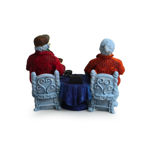ExclusiveLane Italian Chit-Chatting Old Couple Modern Decorative Showpiece | Handcrafted | 17 cm