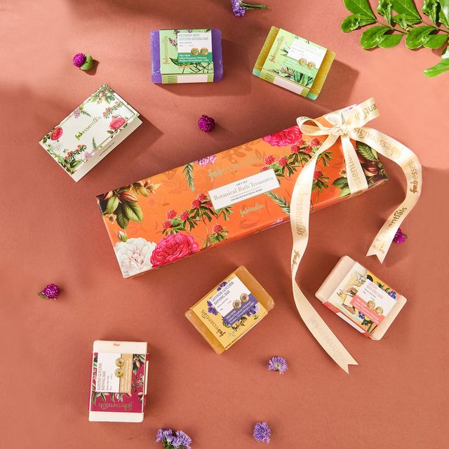 Fabessentials Botanical Assorted Bathing Bars Gift Set |Almond Glycerin Bathing Bar | Pack Of 5