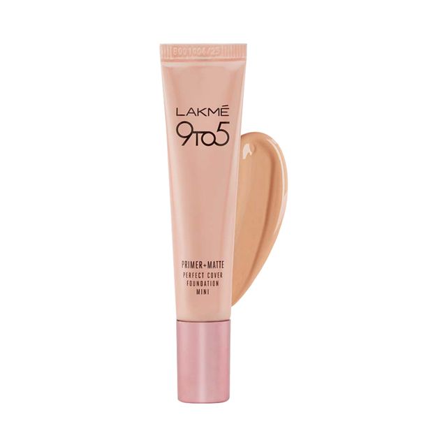 Lakme 9-5 P+M FDN Cool Ivory