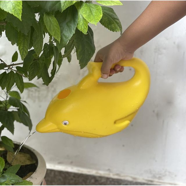 Go Hooked Plastic Dolphin Shape Kids Watering Can For House Plants and Garden