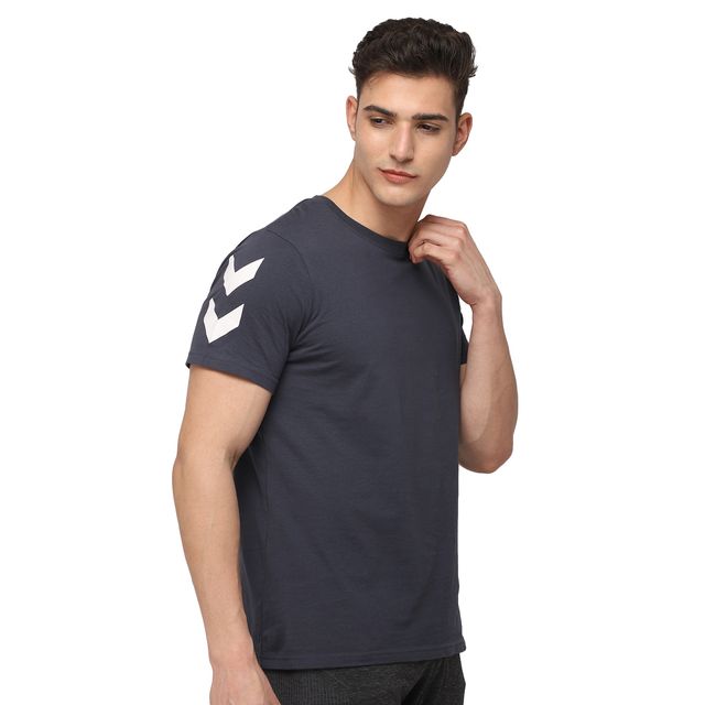 hummel Men's Legacy Chevron Round Neck Solid Regular Fit Cotton Poly T-shirt | Blue Nights - XL