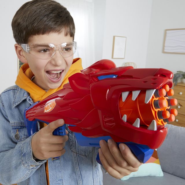Nerf Wild Lionfury Dart Blaster | 16 Nerf Elite Darts | Outdoor Toy for Kids | Toy Gun