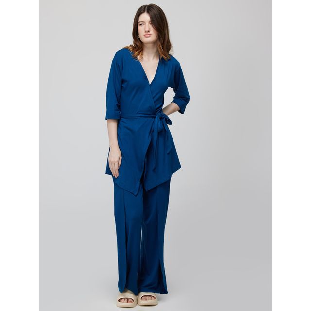 Cava Athleisure Ease FlarePants - Blue | L