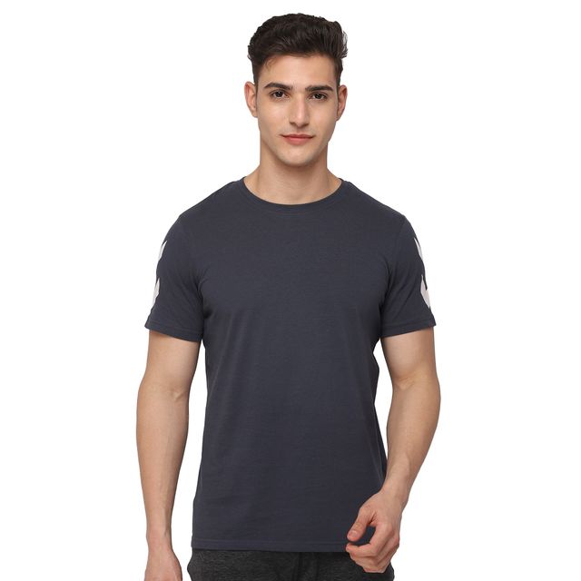 hummel Men's Legacy Chevron Round Neck Solid Regular Fit Cotton Poly T-shirt | Blue Nights - XL