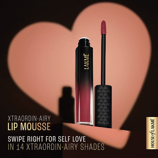 Lakme Xtraordin-airy Lip Mousse Love Me Red