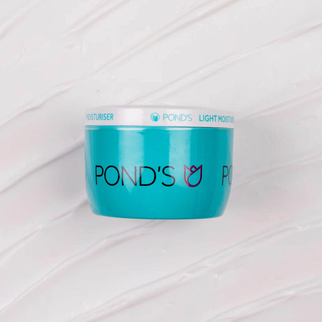 Pond's Light Moisturiser
