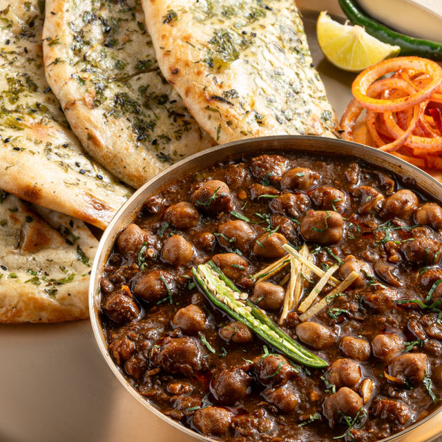 Chole Kulche & Coca-Cola Soft Drink Can Combo