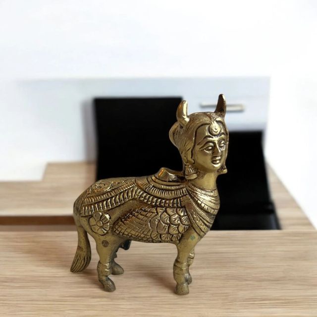 Devnidhii Kamdhenu Maa in Brass Design 2