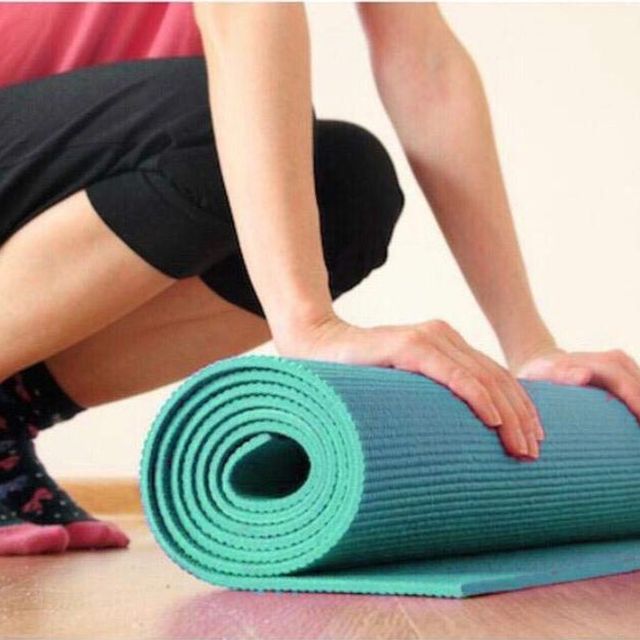 Elegant Weavers Yoga Mat 6mm - Comfortable for All Levels (Colour May Vary)