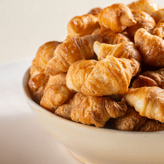 Cappuccino & Mini Butter Croissants Combo