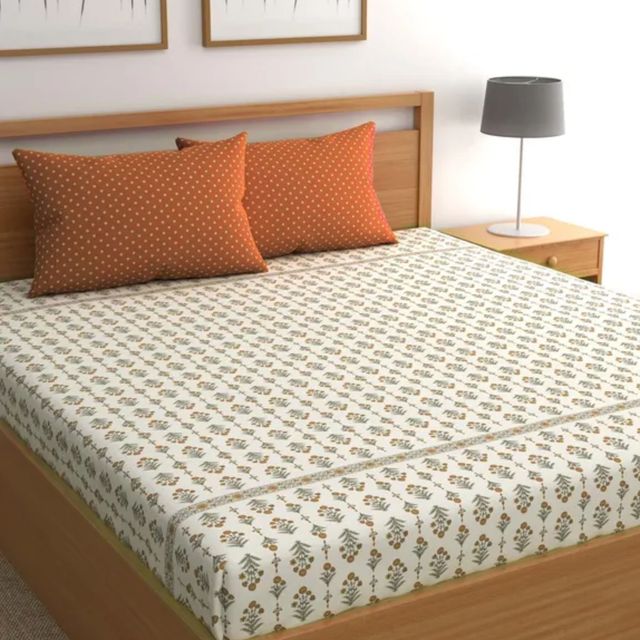 Casacraft by Pepperfry Queen Size Bed Sheet 210 TC With 2 Pillow Cover