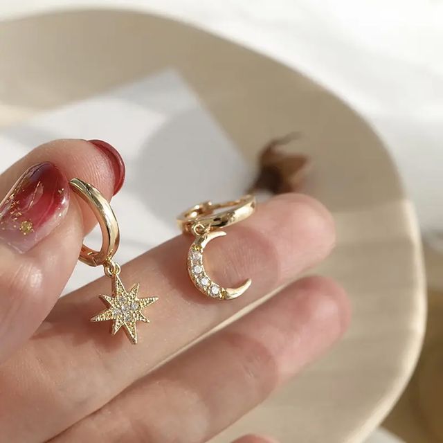 Just Lil Things Sun and Moon Gold Hoop Earrings | jltz0006
