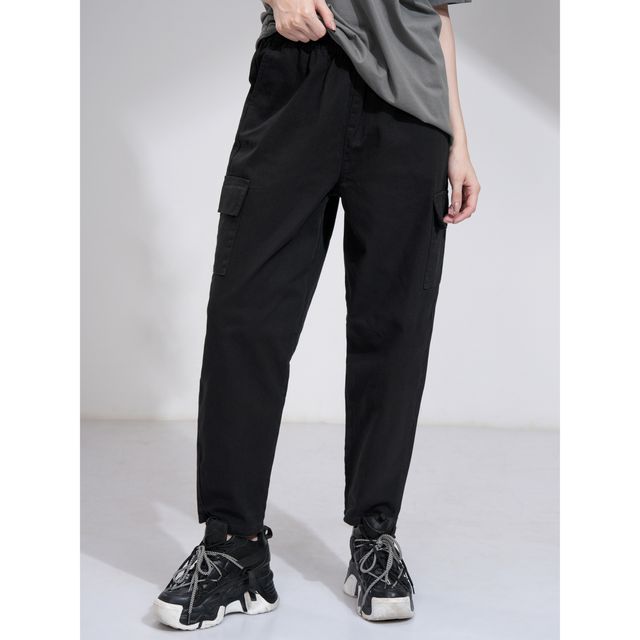 Tokyo Talkies Women's Mid Rise Mom Fit Cargo Trouser | Black - 30