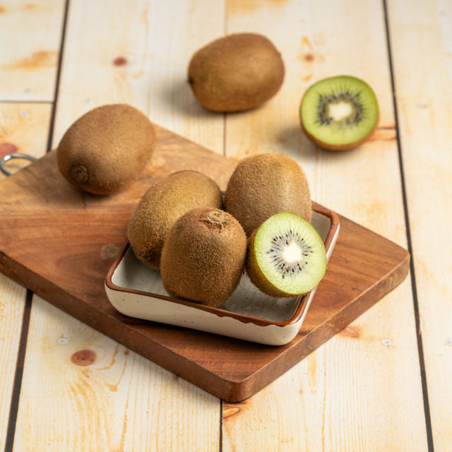 Kiwi Green