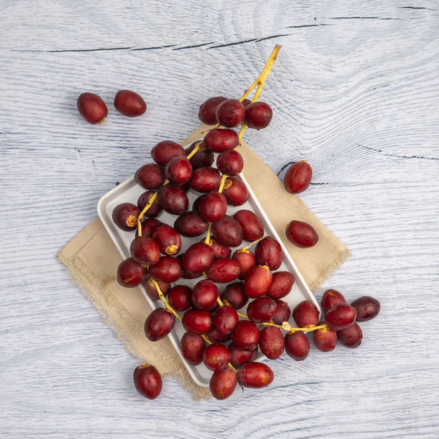 Fresh Dates Red 