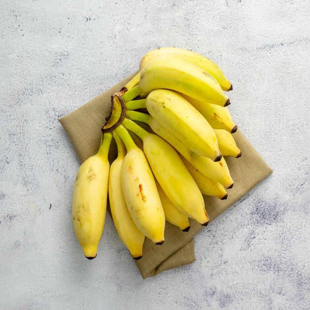 Akshayakalpa Amrutha A2 Pasteurized Fresh Milk (Pouch)(1pc) & Banana Elaichi / Yelakki(1pc) Combo