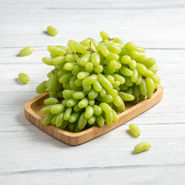 Green Grapes - Imported