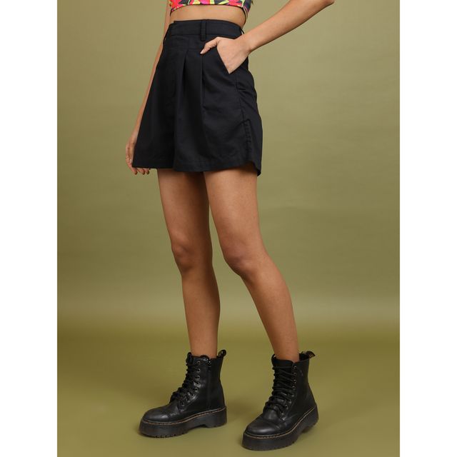 Tokyo Talkies Women's Pleated Cotton Shorts | Black - 34