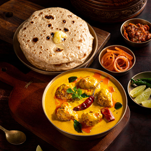 Kadhi Pakora & Chapati