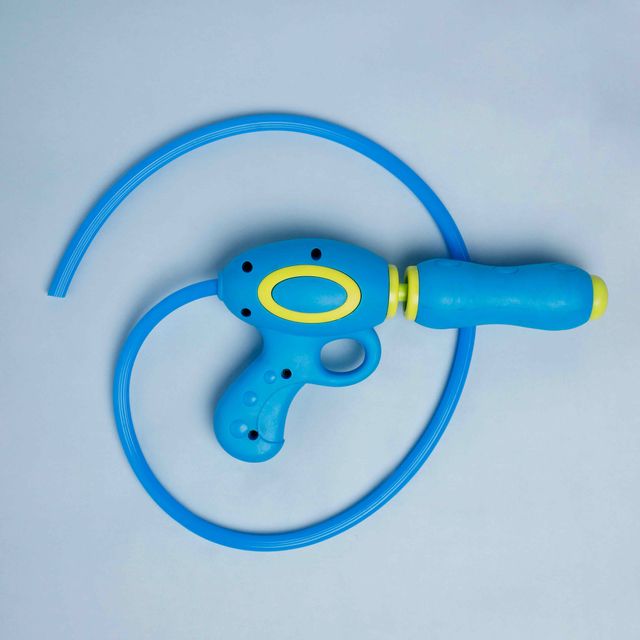 Frozen Fever Holi Water Tank Gun - 500 ml by Armstrong