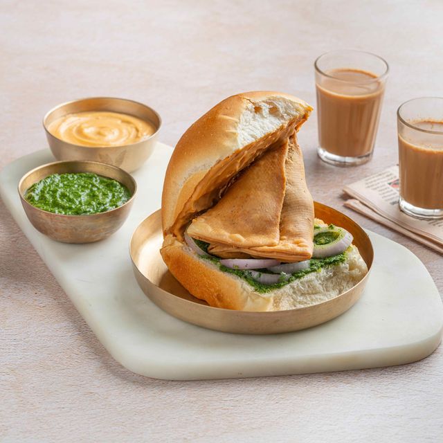 Samosa Pav combo