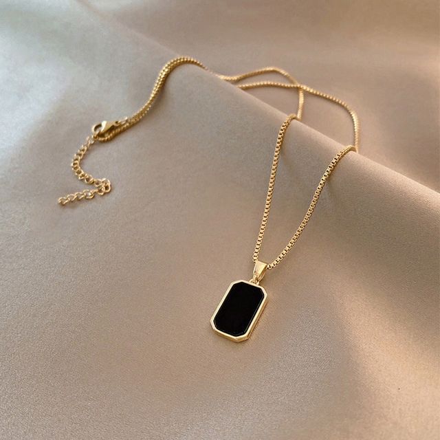 Just Lil Things Gold Black Onyx Pendant Necklace | Jltn0691