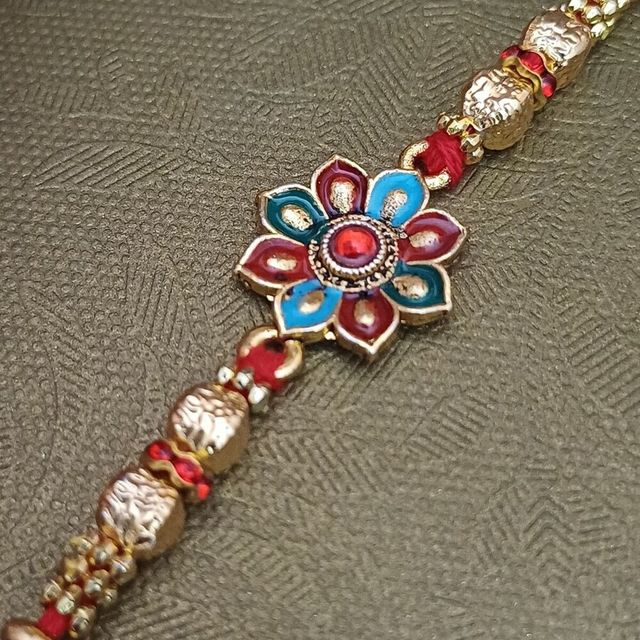 Gullak Flower Rakhi - Minakari Detail