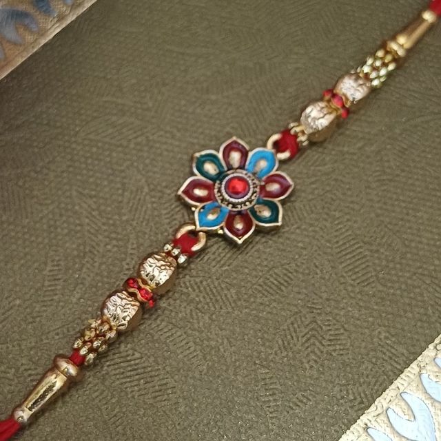 Gullak Flower Rakhi - Minakari Detail