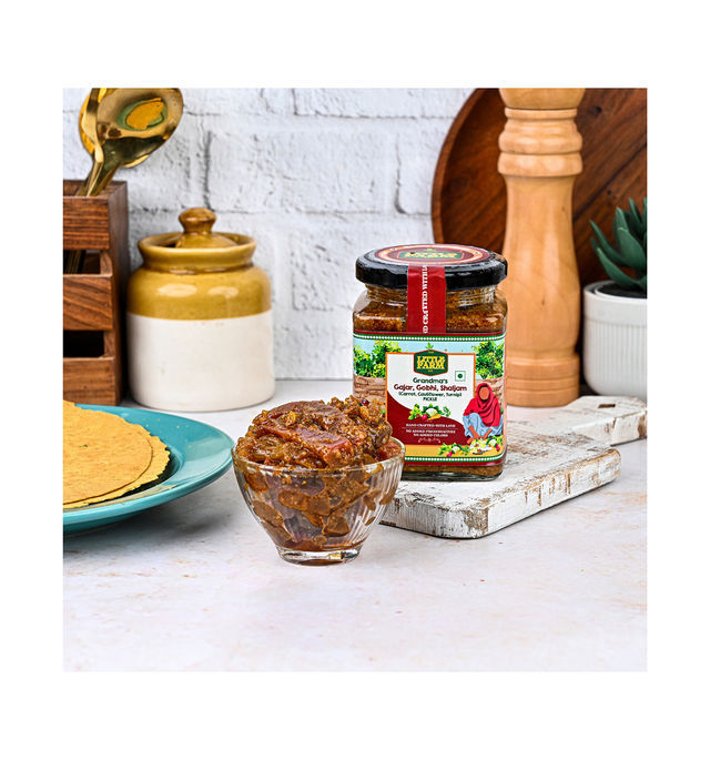 The Little Farm Co. Mixed Gobhi Gajar Shalgum Pickle | Achaar | Made with jaggery