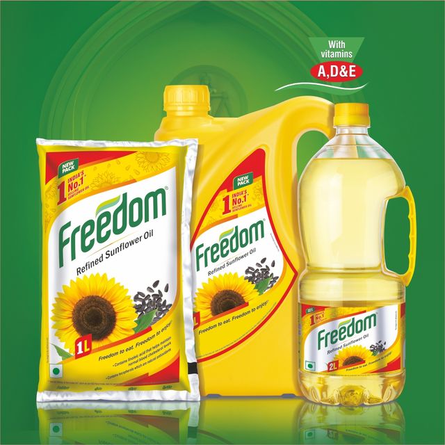 Aashirvaad Superior MP Atta(5kg), Freedom Refined Sunflower Oil(1l) & Parrys White Label Sugar(1kg) Combo