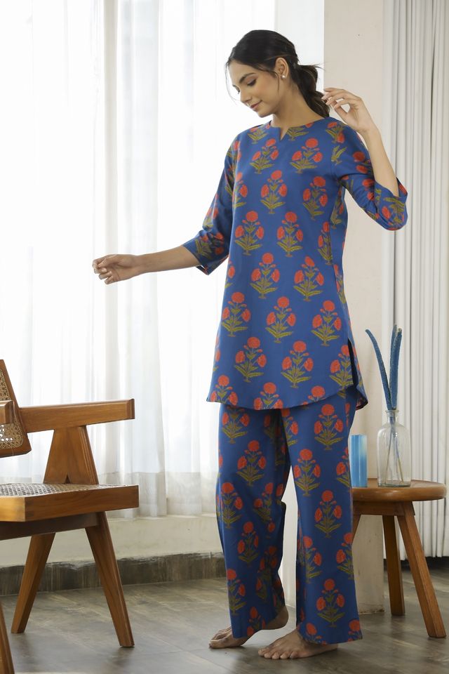 Sanskrutihomes Floral Printed Pure Cotton Night Suit | Blue - M